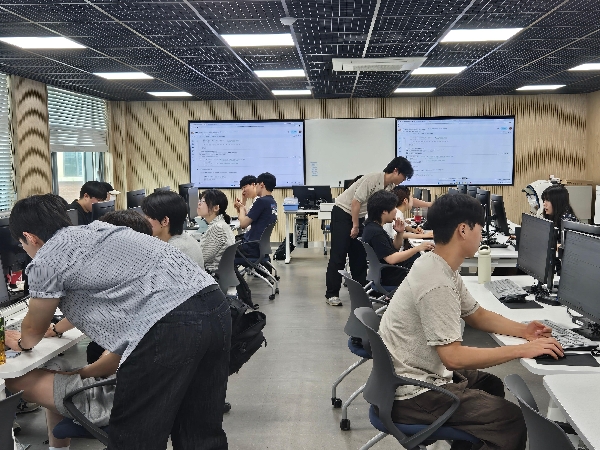 [학생취업처]대학일자리플러스센터, AI·데이터 실무역량 강화 프로그램 성료 대표이미지