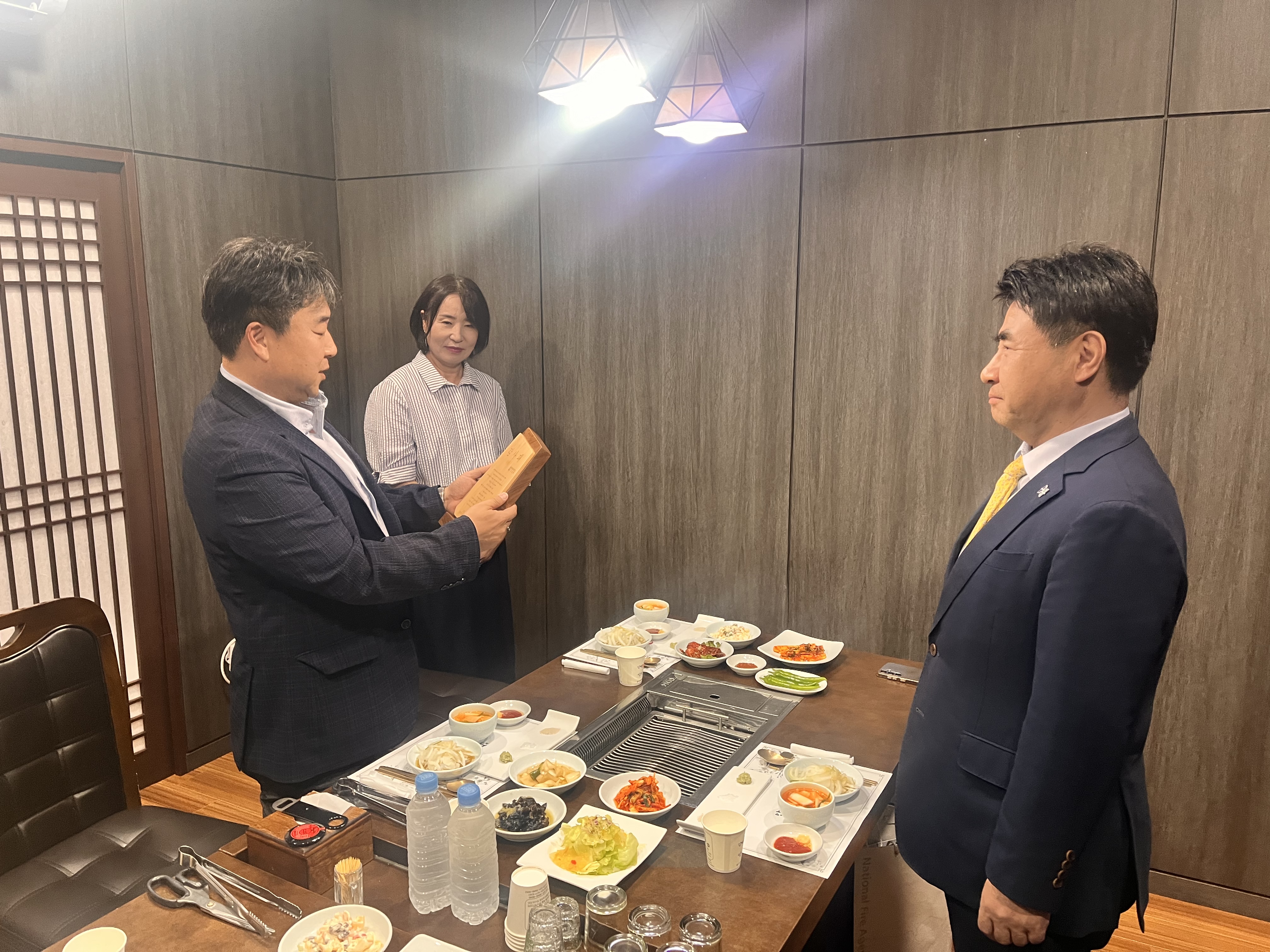 총장님과의 간담회 및 감사패 전달식(1).jpg